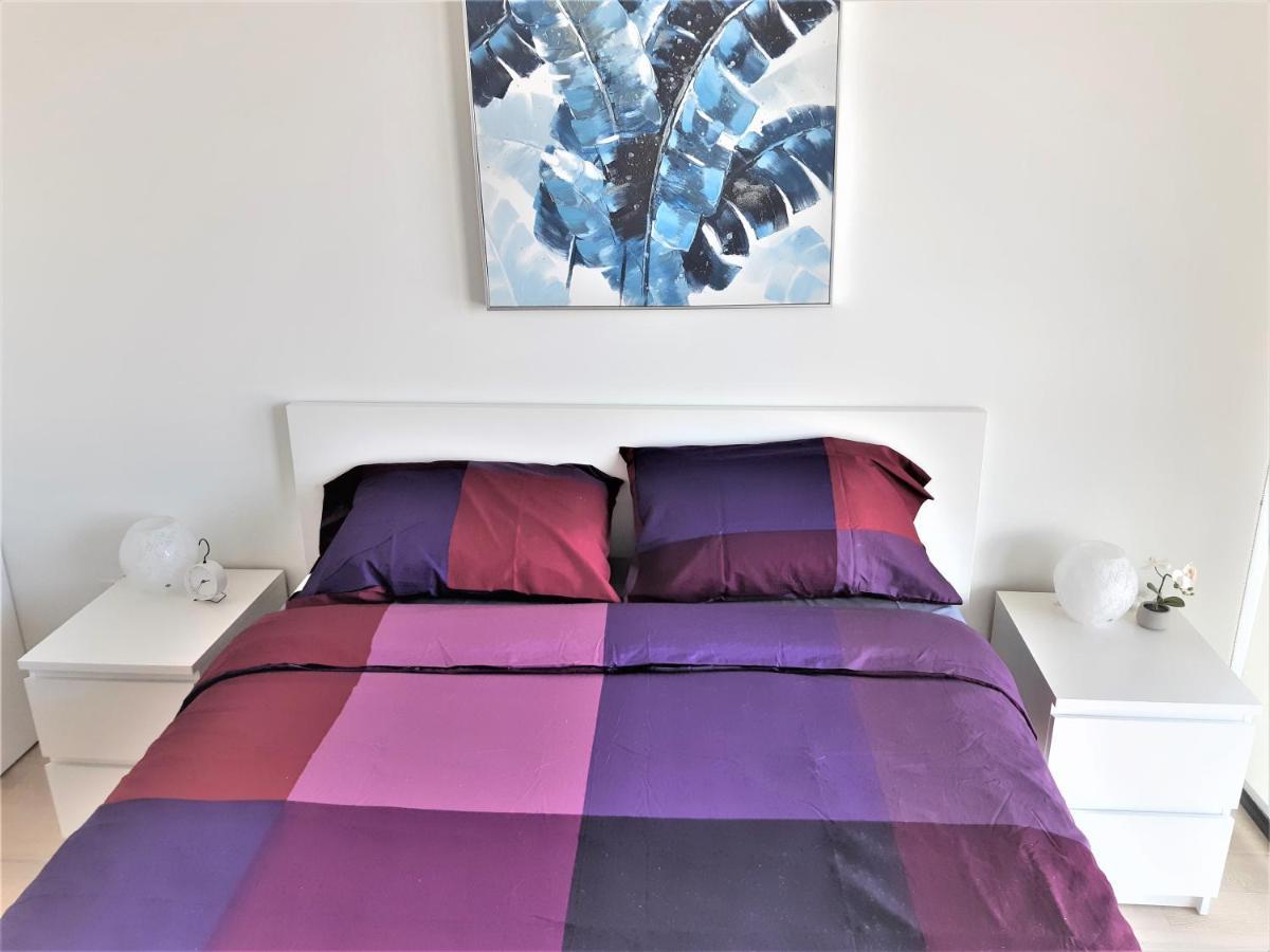Luxury Skyline Condo In Downtown Free 24/7 Parking ウィニペグ エクステリア 写真