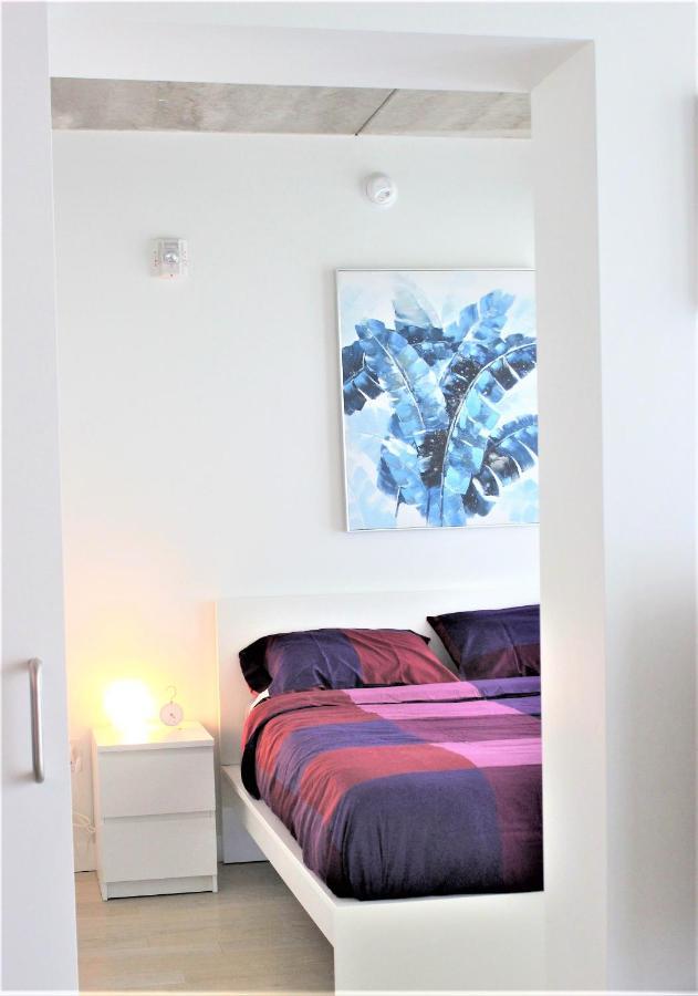 Luxury Skyline Condo In Downtown Free 24/7 Parking ウィニペグ エクステリア 写真