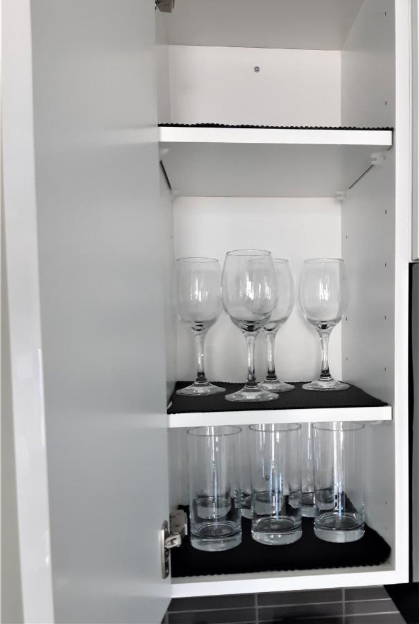 Luxury Skyline Condo In Downtown Free 24/7 Parking ウィニペグ エクステリア 写真