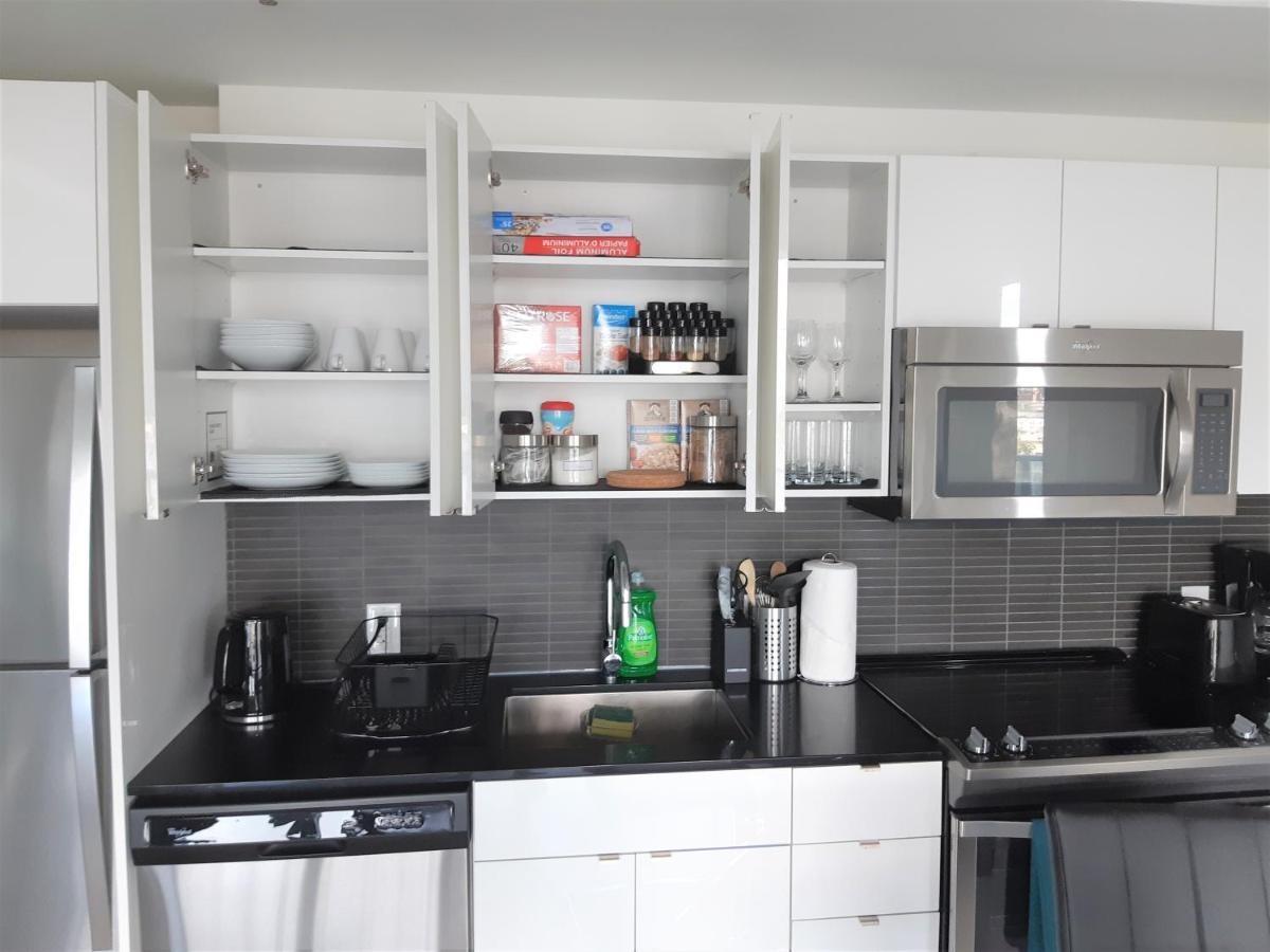 Luxury Skyline Condo In Downtown Free 24/7 Parking ウィニペグ エクステリア 写真