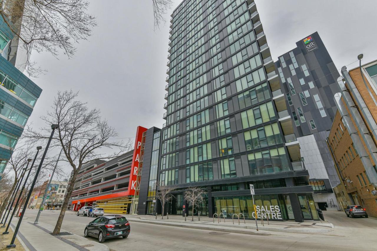 Luxury Skyline Condo In Downtown Free 24/7 Parking ウィニペグ エクステリア 写真